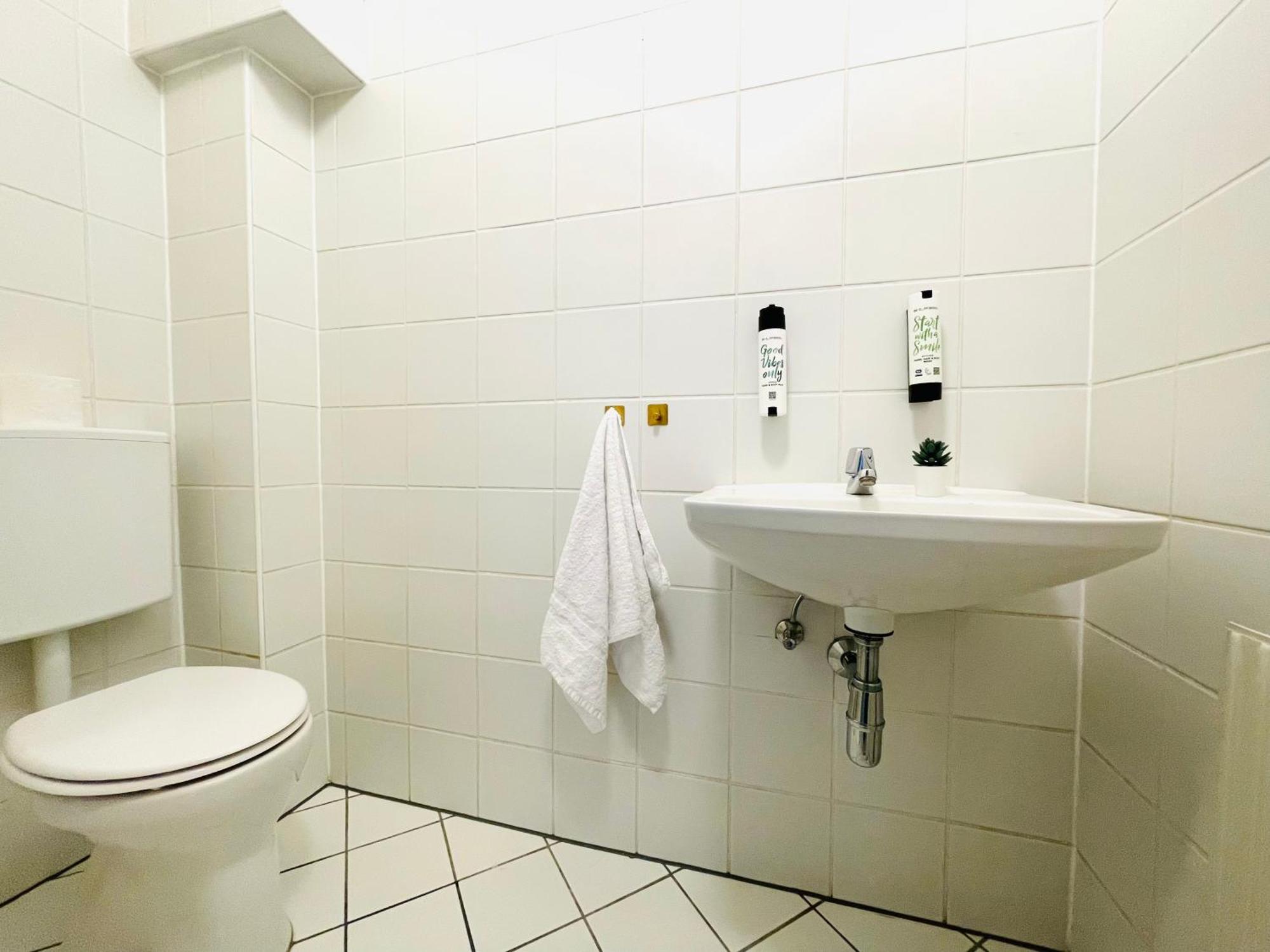 Apstay City Center Deluxe ǀ Free Parking ǀ Self Check-In Graz Luaran gambar